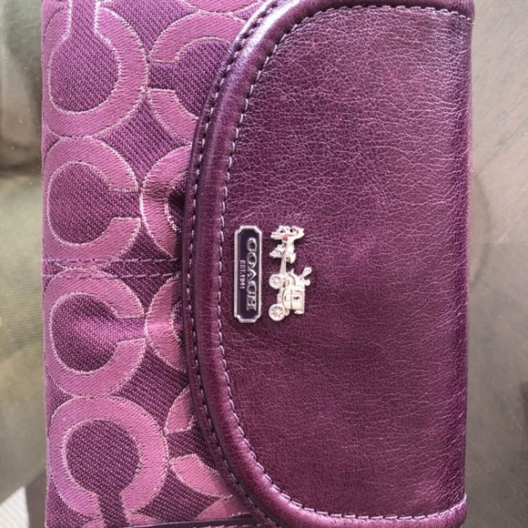Coach Purple Wallet - Picture 1 of 2